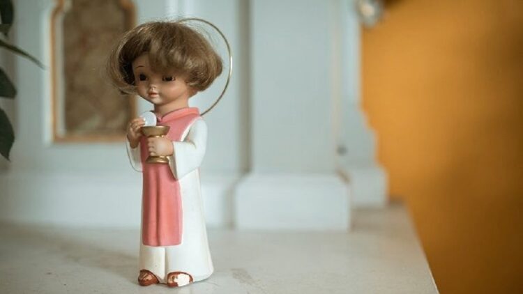 ilustrasi boneka arwah