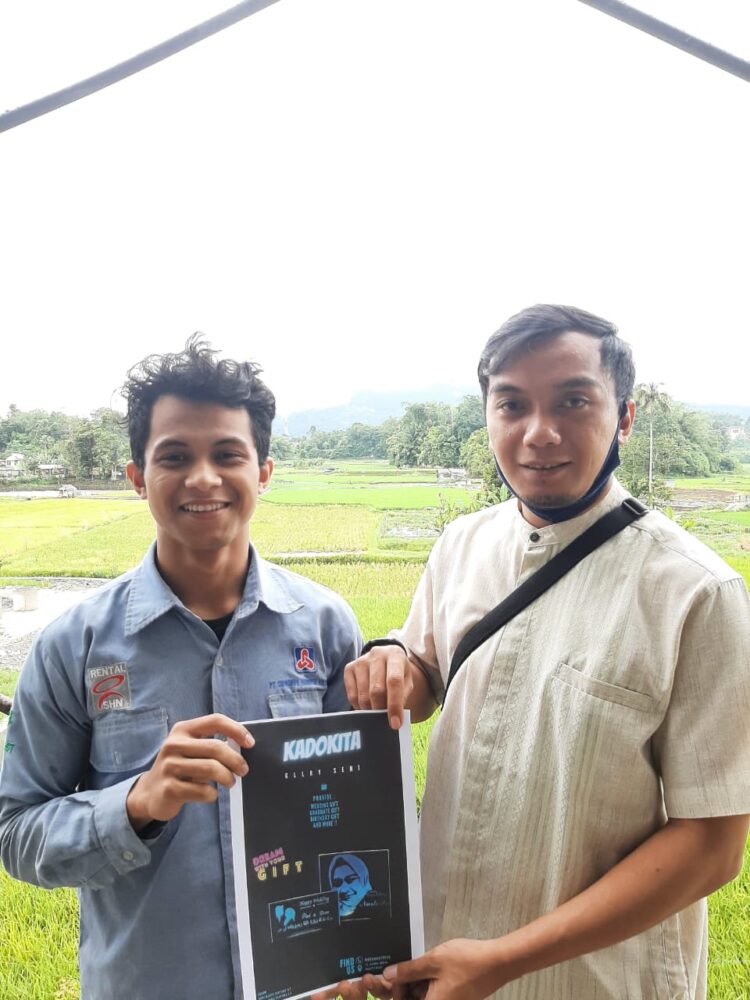 Universitas Andalas (Unand) melakukan kegiatan pengembangan desain media promosi UMKM untuk membantu usaha kecil dalam meningkatkan promosi dan pendapatan.