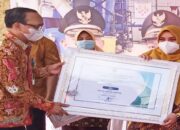Semen Padang Hospital Terima Penghargaan Properda Biru dari DLH Sumbar
