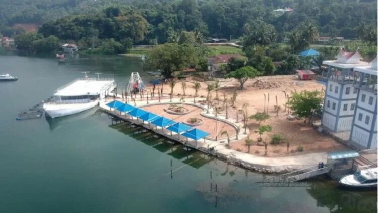 Ada 5 Komitmen Pemkab Solok untuk Selesaikan Pelanggaran Pemanfaatan Ruang di Danau Singkarak, Begini Respons KPK! 1 Foto udara proyek reklamasi yang saat ini dihentikan di tepian Danau Singkarak, Kabupaten Solok, Sumatera Barat, Sabtu (29/1/2022) (Antara/Iggoy El Fitra)