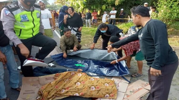 Pria 40 Tahun Ditemukan Meninggal di Pinggiran Jalan Palembayan Agam 1 Temuan mayat di pinggir jalan Palembayan, Kabupaten Agam.