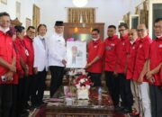 Gubernur Sumbar Terima Penghargaan dari PMI