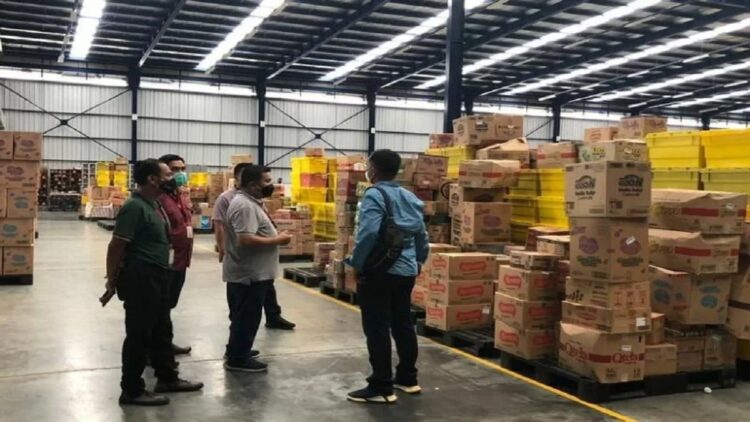 Polda Sumatera Utara bersama Satgas Pangan Provinsi Sumut menemukan gudang peyimpanan minyak goreng di Kabupaten Deli Serdang dengan jumlah besar. (ANTARA/HO)