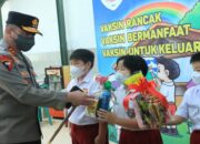Kapolda Sumbar Tinjau Vaksinasi di SD Agnes Padang