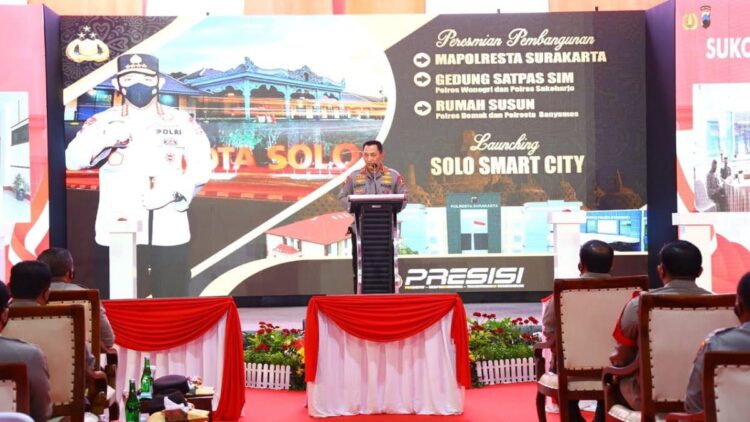 Resmikan Sarpras Kepolisian dan Solo Smart City, Kapolri Ingin Pelayanan Publik Tak Berbelit-Belit 1 Kapolri luncurkan Solo Smart City.