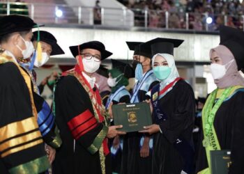 Lola Fitria Sari, Lulusan Tercepat Program Doktor Fekon Unand