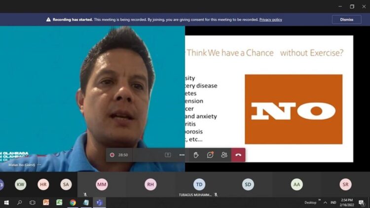 Matias Ibo, eks fisioterapis Timnas Indonesia hadir di Webinar Olahraga Semen Padang.