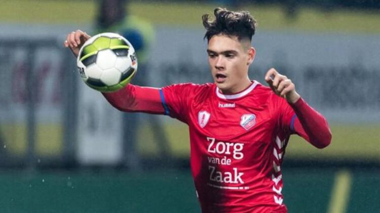 Tuntaskan Naturalisasi, Shayne Pattynama Tiba di Indonesia 1 Shayne Pattynama