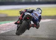 Sirkuit Berlumpur, Pembalap MotoGP Terpaksa Bersihkan Trek Kotor Mandalika