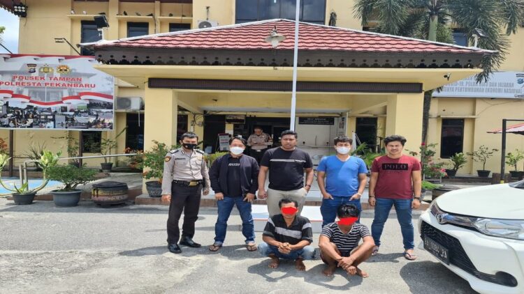 Dua pelaku penggelapan mobil diringkus Polres Padangpariaman. (IST)