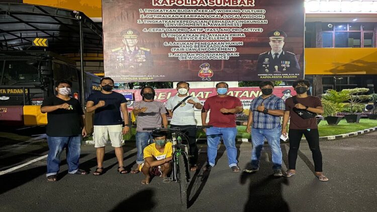 Nunggu Pembeli Sepeda Curian, Pria di Padang Ini Keburuan Diringkus Polisi 1 Maling sepeda di Padang ditangkap polisi. (IST)
