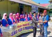 Kunjungi Surau Tuo Taram, Alumni SMA PGRI 1 Padang Angkatan 83 Serahkan Bantuan