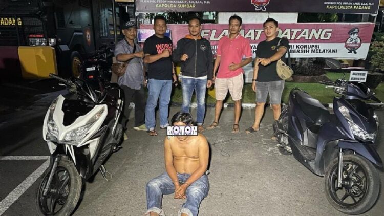 Tim Klewang menangkap pelaku pencurian motor di salah satu ruko di kawasan Kuranji. (IST)