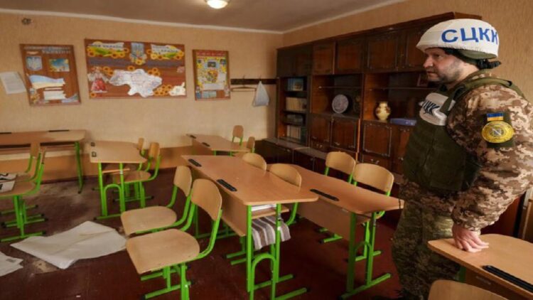 Separatis pro-Rusia serang taman kanak-kanak di Ukraina. (AP/Vadim Ghirda)