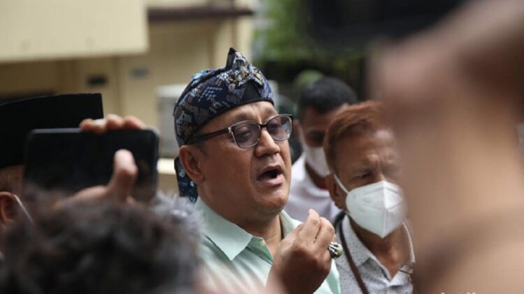 Tersangka ujaran kebencian Edy Mulyadi ditahan polisi. (net)