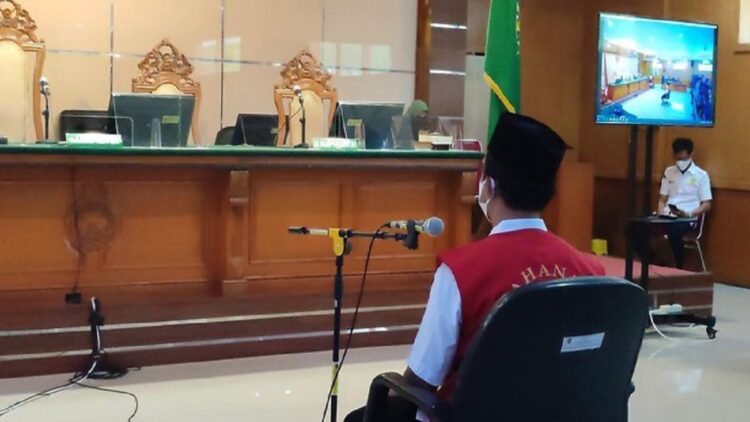 Herry Wirawan divonis hukuman penjara seumur hidup. (net)