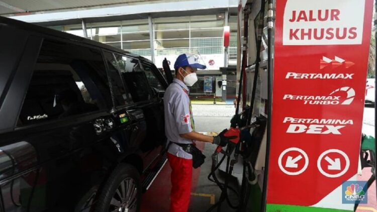 Harga BBM Pertamax Turbo, Dexlite dan Pertamina Dex Naik, Ini Daftarnya 1 Foto: Ilustrasi Pertamax Turbo (CNBC Indonesia/ Tri Susilo)