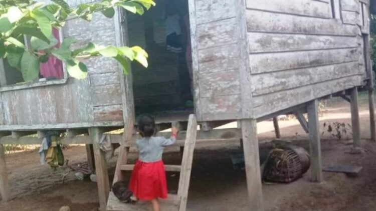Kondisi salah satu keluarga miskin di Kabupaten Pesisir Selatan. (ANTARA/Teddy Setiawan)