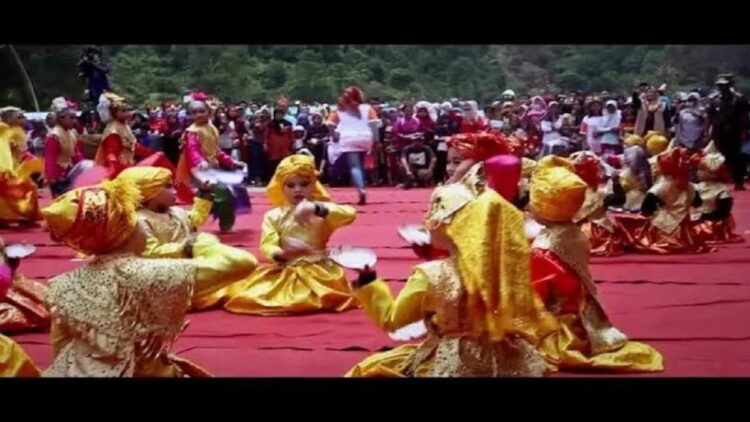 Salah satu kegiatan pada Festival Langkisau (Antara/HO-Humas Pemkab)