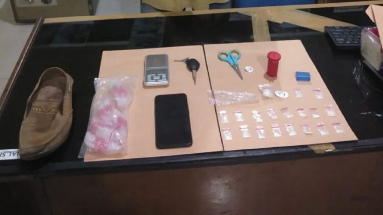 Tim Sapu Jagat Tangkap Sopir di Pessel, 18 Paket Sabu Disita 1 Barang bukti narkoba dari seorang sopir di Pessel.