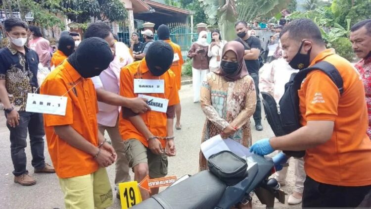 Rekonstruksi pembunuhan siswa SMK di Payakumbuh. (ant)