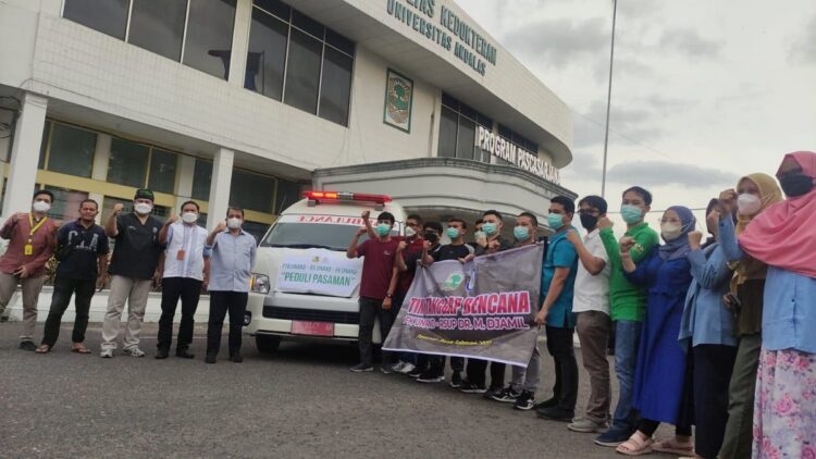 Tim tanggap bencana Unand dan RSUP DR. M Djamil Padang.