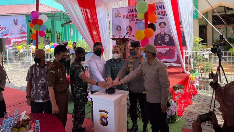 Kapolda dan Forkopimda Buka Lomba Sumdarsin Anak 1 Vaksinasi lansia dan anak-anak diluncurkan di Sumbar.