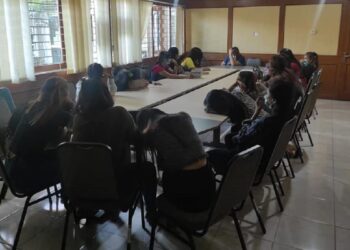 Satu Wanita dengan Tiga Pria Ditangkap Satpol PP dalam Satu Kamar Hotel di Padang