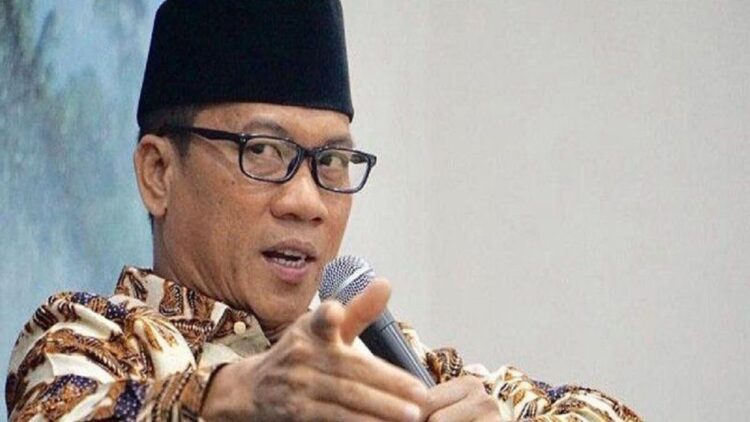 Ketua Komisi VIII DPR Yandri Susanto meminta polisi menangkap pendeta   Saifuddin Ibrahim karena telah menista agama. (net)