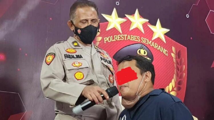 Pelaku pencabulan terhadap anak kandungnya hingga tewas dihadirkan dalam pers rilis di Mapolrestabes Semarang, Senin. ANTARA/ I.C.Senjaya