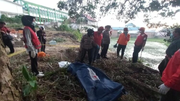 Heboh, Kerangka Manusia Ditemukan di Bukittinggi 1 Penemuan kerangka manusia di Bukittinggi (Antara/Alfatah)