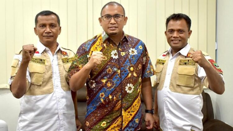 Andre Rosiade bersama Ketua PD Satria Sumbar, Rudy Syafriadi (kanan).
