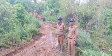 Pemkab Pasbar Buka Jalan Alternatif Menuju Talu usai Terputus akibat Longsor 8 Pemkab Pasbar Buka Jalan Alternatif Menuju Talu usai Terputus akibat Longsor