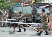 Berjualan di Fasilitas Umum, Satpol PP Bongkar Lapak PKL di Padang