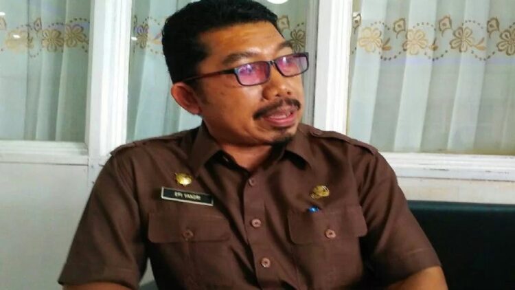 Pemkab Sediakan Makanan Gratis saat Balimau di Hot Water Boom Solsel 1 Pelaksana tugas Asisten I Pemerintahan dan Kesra Setdakab Solok Selatan Efi Yandri. (Antara/Erik )