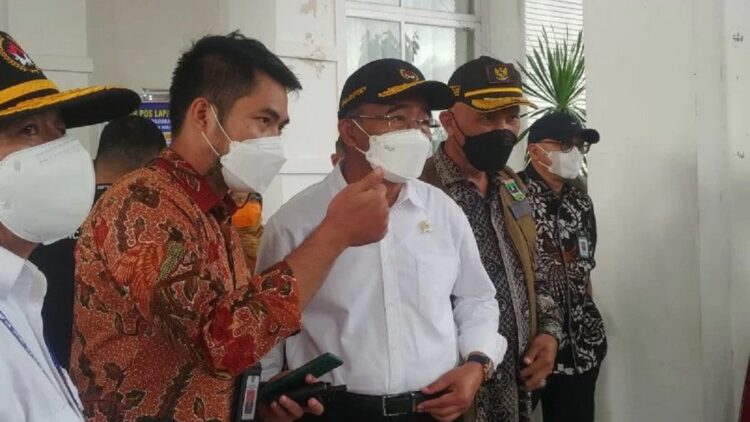 Menko PMK kunjungi lokasi gempa Pasbar.