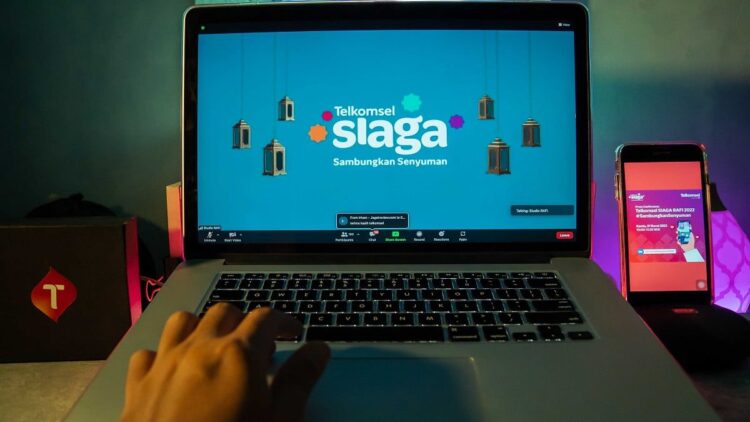 Telkomsel Siaga untuk Semangat Kebaikan di Momen Ramadan dan Idul Fitri 1443 Hijriah 1 Telkomsel Siaga Sambungkan Senyuman.
