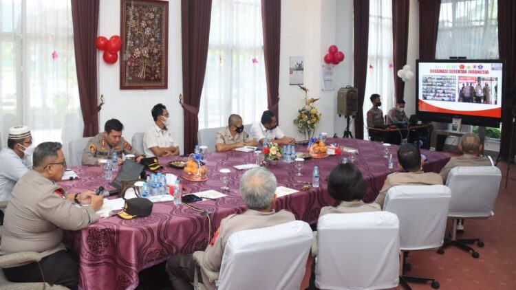 Wakapolda Sumbar ikut webinar dengan Wakapolri di GSG Semen Padang.