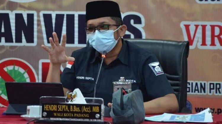 Wali Kota Padang Hendri Septa.