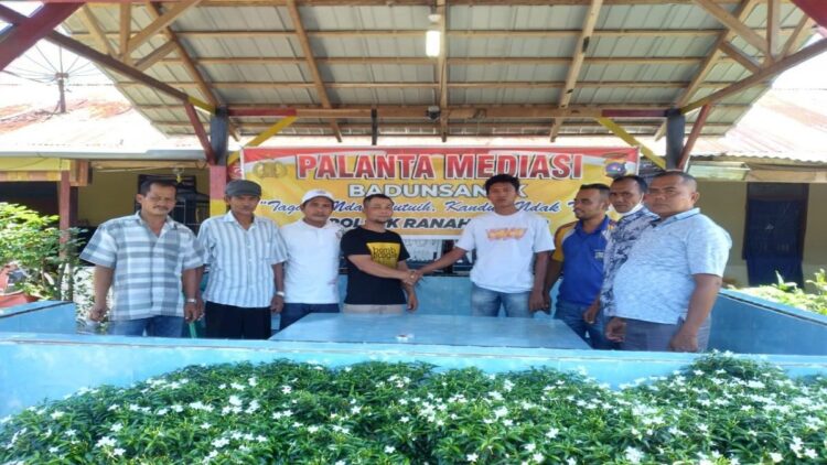 Polsek Ranah Pesisir berhasil memediasi dua lelaki yang terlibat penganiayaan berujung damai. (IST)