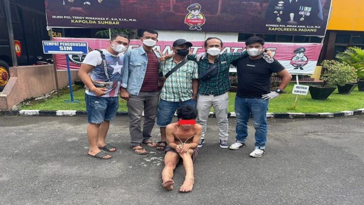 Polisi menangkap otak pelaku pembacokan remaja di Padang. (IST)