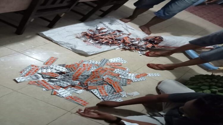 Polisi menyita ratusan pil Samcodin karena dapat menyebabkan teler saat dikonsumsi berlebihan. (IST)