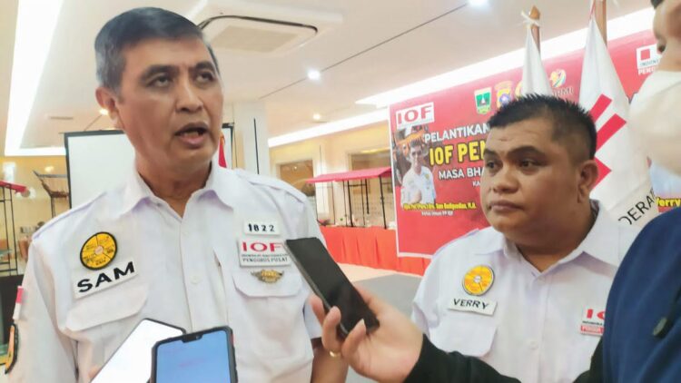 Ketua Pengurus Pusat IOF Irjen Pol Sam Budigusdian mengapresiasi gerak cepat IOF Pengda Sumbar membantu penanganan gempa Pasbar. (IST)