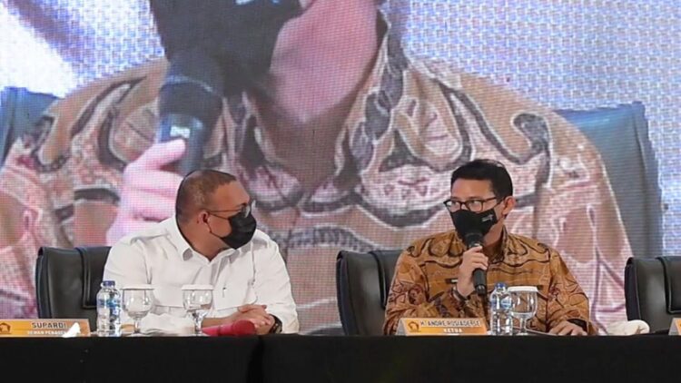 Hadiri Rakorda Gerindra Sumbar, Sandiaga Uno Nyatakan Dukung Prabowo Presiden dan Andre Rosiade Gubernur 1 Sandiaga Uno menyatakan mendukung Prabowo Subianto sebagai Presiden dan Andre Rosiade sebagai Gubernur Sumbar 2024. (IST)
