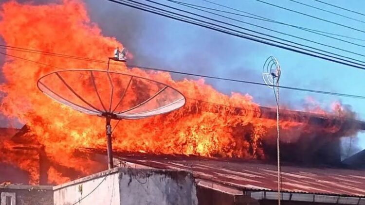 Empat Petak Rumah Permanen di Bukittinggi Terbakar 1 Kebakaran di Bukittinggi. (Antara/HO-Dokumen Pribadi)