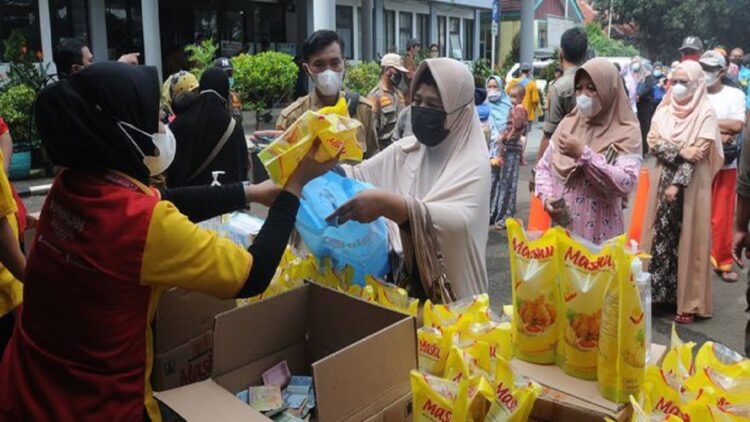 Ilustrasi pasar minyak goreng di salah satu daerah di Indonesia. (net)