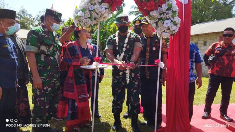 Peresmian Kampung Pancasila di Kelurahan LMS, Kecamatan Pauh, Kota Padang.