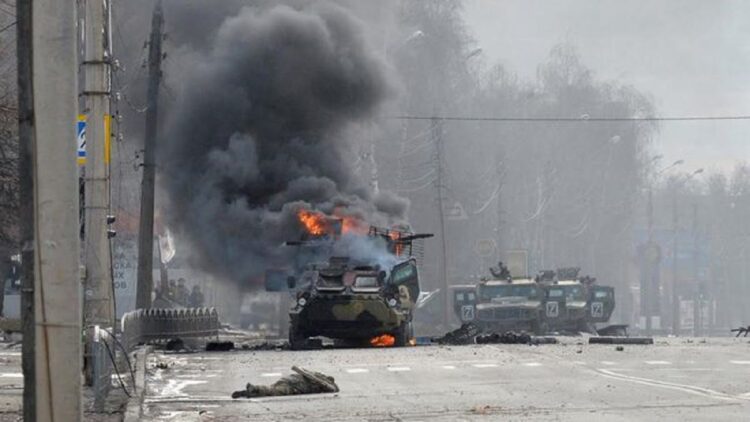 Situasi Ukraina yang diinvasi Rusia sejak 24 Februari. (AFP/SERGEY BOBOK)

Baca artikel CNN Indonesia "Efek Ngeri Bom Vakum Rusia, Panas 3.000 C dan Zat Beracun Bagi Manusia" selengkapnya di sini: https://www.cnnindonesia.com/teknologi/20220301195457-199-765596/efek-ngeri-bom-vakum-rusia-panas-3000-c-dan-zat-beracun-bagi-manusia.

Download Apps CNN Indonesia sekarang https://app.cnnindonesia.com/