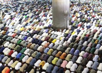 Pelaksanaan Salat Berjamaah di Masjid tidak Lagi Berjarak, Ini Penegasan dari MUI