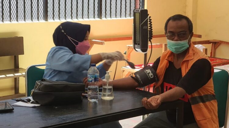 Vaksin booster di Rutan Padang.